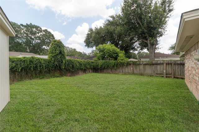 16310 Forest Way Drive, Houston, TX 77090