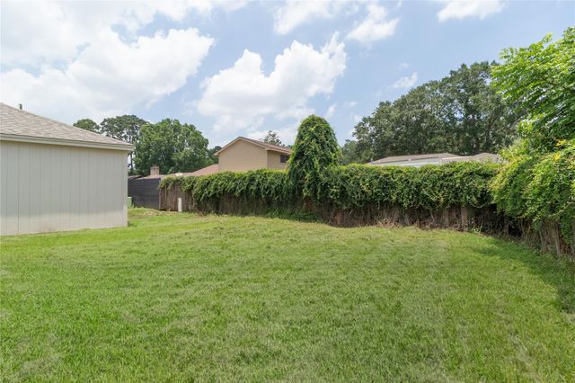 16310 Forest Way Drive, Houston, TX 77090