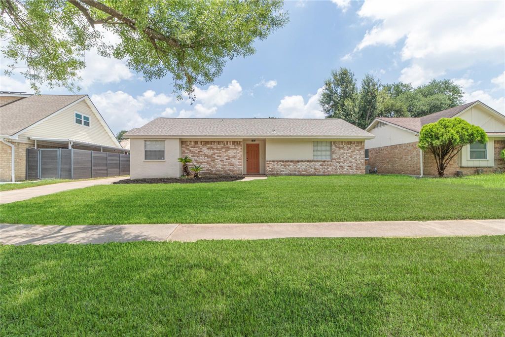 16310 Forest Way Drive, Houston, TX 77090