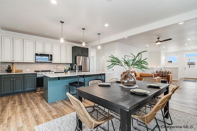 3938 SADDLEBACK LN, Cheyenne, WY 82001