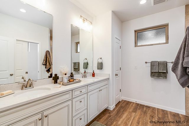 3938 SADDLEBACK LN, Cheyenne, WY 82001