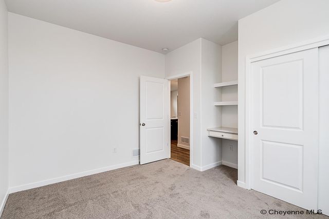 3938 SADDLEBACK LN, Cheyenne, WY 82001