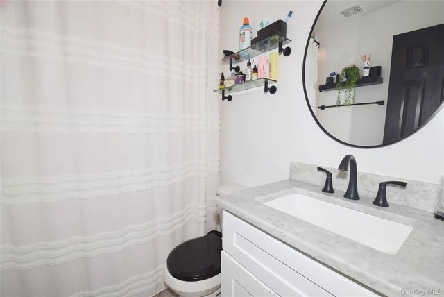 31 Armell Street, Huntington Station, NY 11746