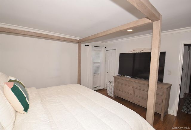 31 Armell Street, Huntington Station, NY 11746