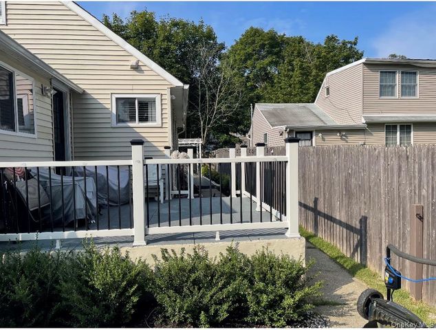 31 Armell Street, Huntington Station, NY 11746