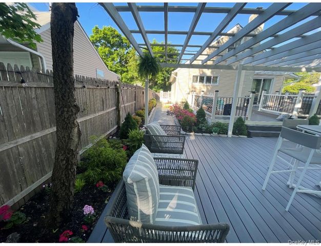 31 Armell Street, Huntington Station, NY 11746