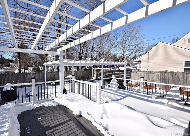 31 Armell Street, Huntington Station, NY 11746