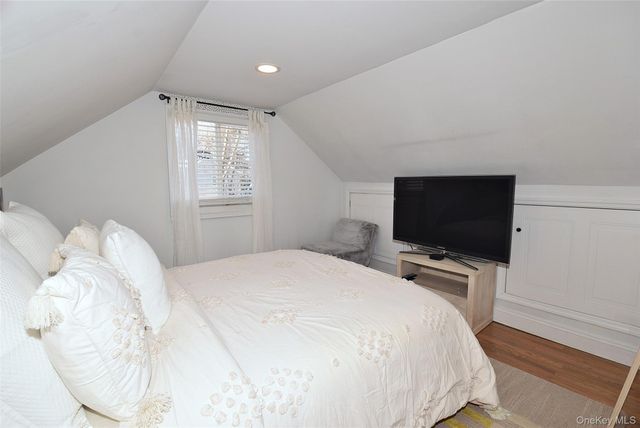 31 Armell Street, Huntington Station, NY 11746