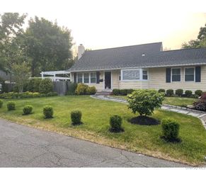 31 Armell Street, Huntington Station, NY 11746