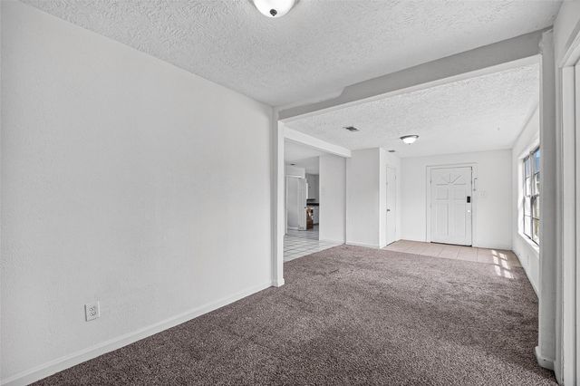 2101 E Fayle Street, Baytown, TX 77520