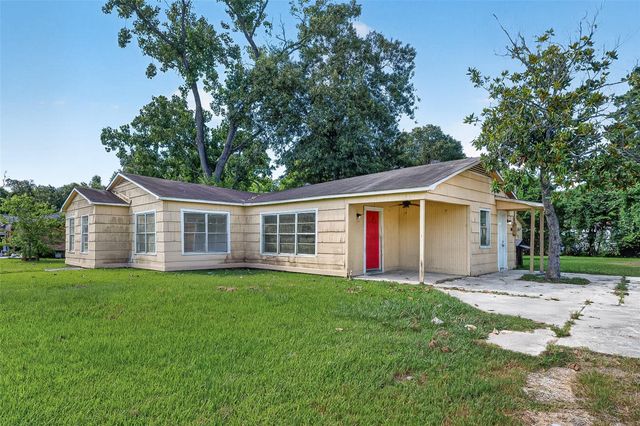 2101 E Fayle Street, Baytown, TX 77520
