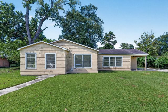 2101 E Fayle Street, Baytown, TX 77520