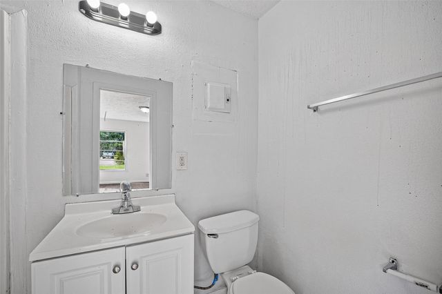2101 E Fayle Street, Baytown, TX 77520