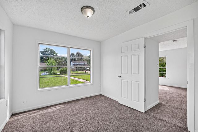 2101 E Fayle Street, Baytown, TX 77520