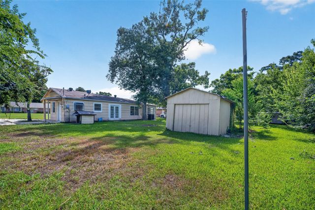 2101 E Fayle Street, Baytown, TX 77520