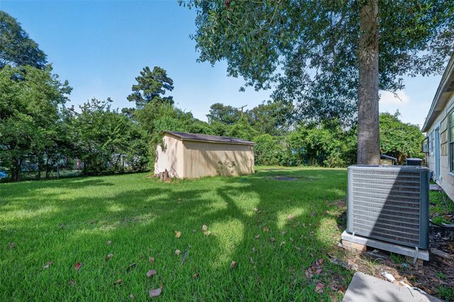 2101 E Fayle Street, Baytown, TX 77520
