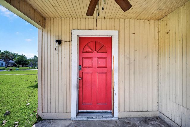2101 E Fayle Street, Baytown, TX 77520
