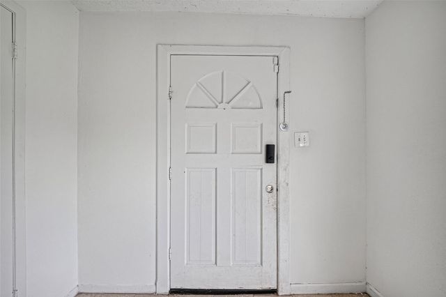 2101 E Fayle Street, Baytown, TX 77520