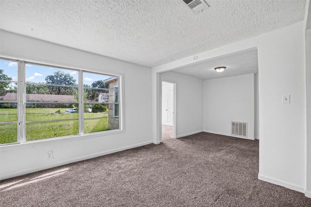 2101 E Fayle Street, Baytown, TX 77520