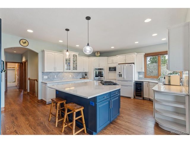 5324 Grimes Ln, Larkspur, CO 80118