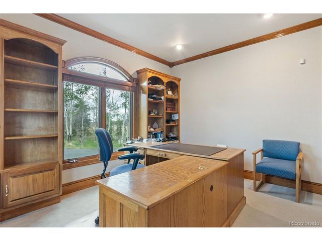 5324 Grimes Ln, Larkspur, CO 80118