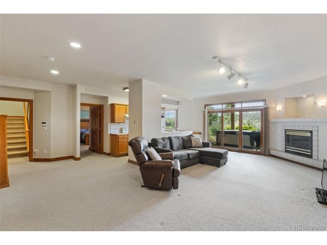 5324 Grimes Ln, Larkspur, CO 80118