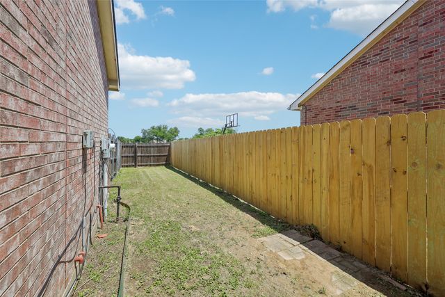 1132 Jaime Drive, Grand Prairie, TX 75052