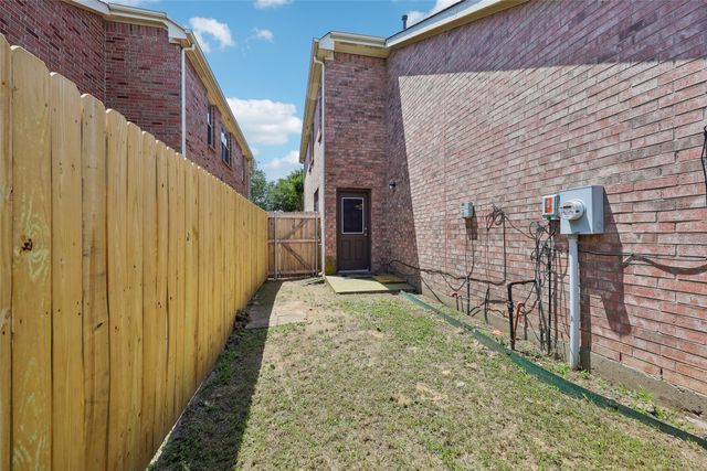 1132 Jaime Drive, Grand Prairie, TX 75052