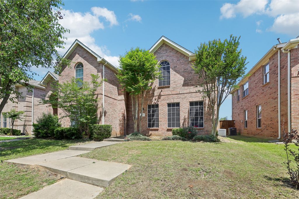 1132 Jaime Drive, Grand Prairie, TX 75052