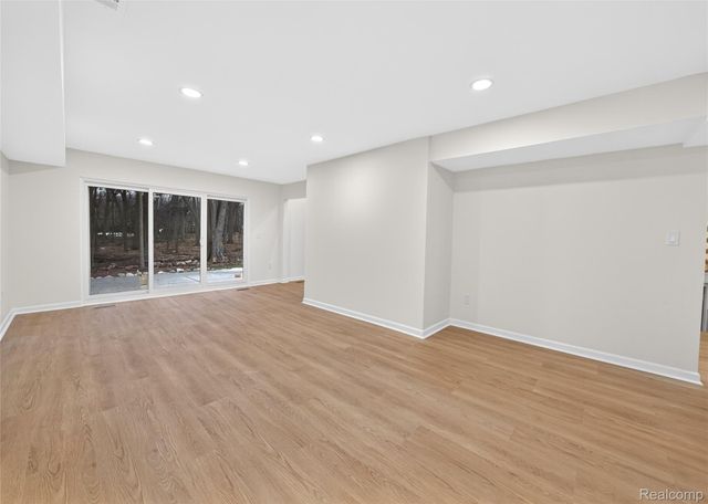 28902 Creek Bend Drive, Farmington, MI 48331