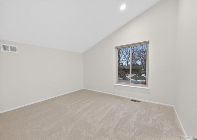 28902 Creek Bend Drive, Farmington, MI 48331