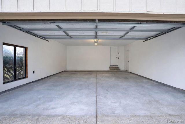 28902 Creek Bend Drive, Farmington, MI 48331