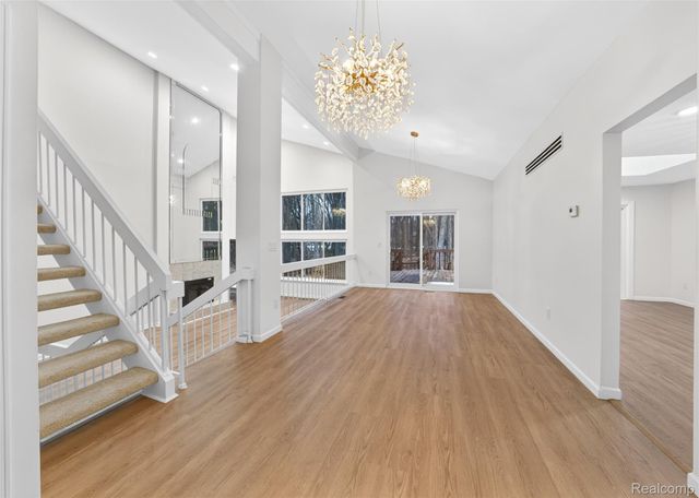 28902 Creek Bend Drive, Farmington, MI 48331