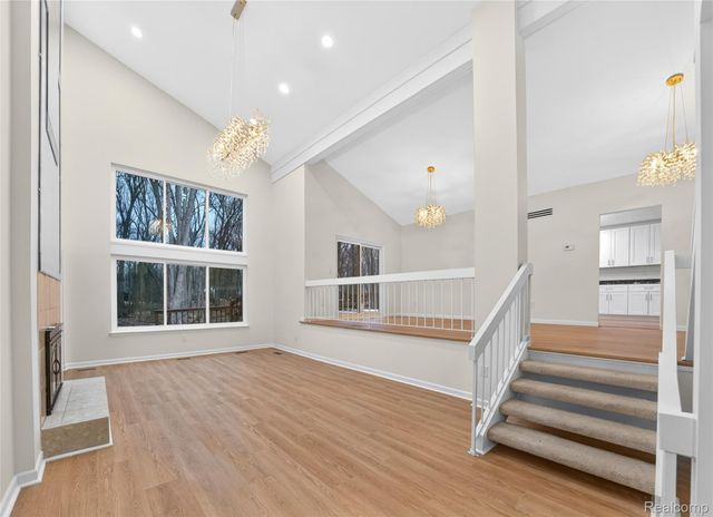 28902 Creek Bend Drive, Farmington, MI 48331