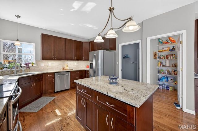 118 Arabian Path, St Peters, MO 63376