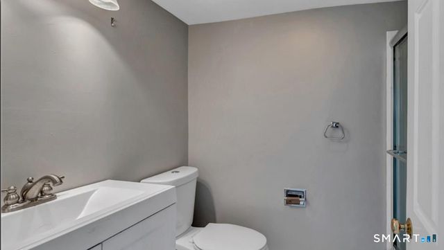 90 Beckett Avenue, Branford, CT 06405