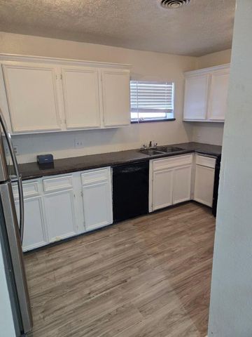 5427 Heatherbrook Drive, Houston, TX 77045