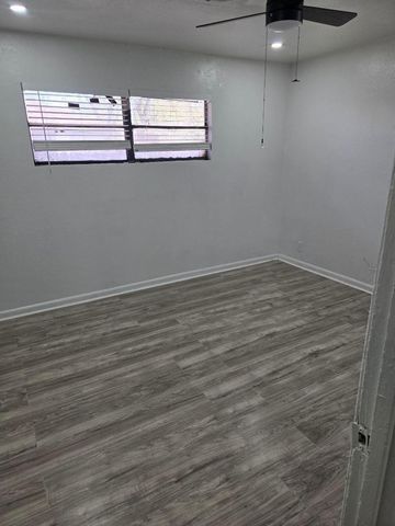 5427 Heatherbrook Drive, Houston, TX 77045