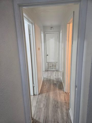 5427 Heatherbrook Drive, Houston, TX 77045