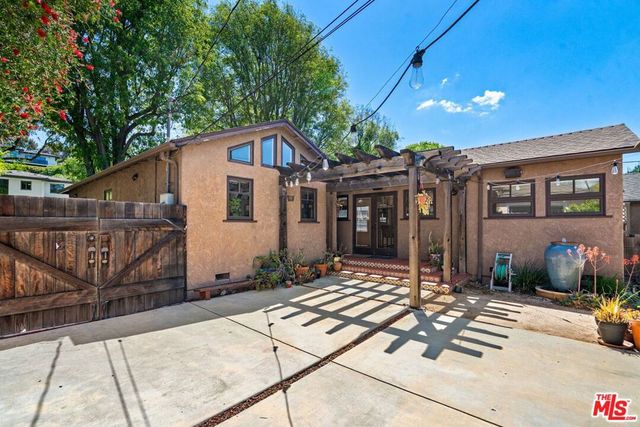 2411 Castle Heights Avenue, Los Angeles, CA 90034