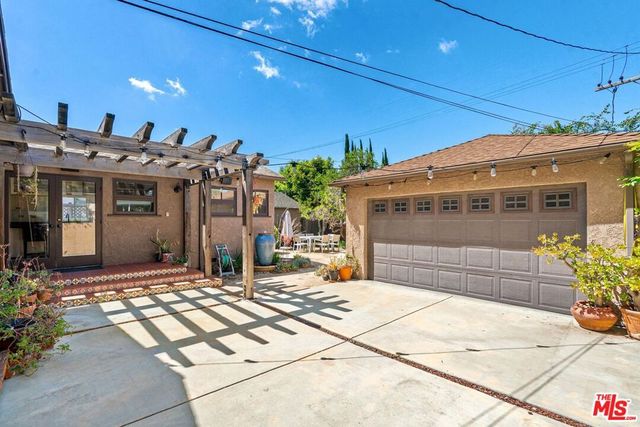 2411 Castle Heights Avenue, Los Angeles, CA 90034