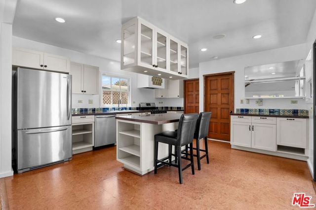 2411 Castle Heights Avenue, Los Angeles, CA 90034