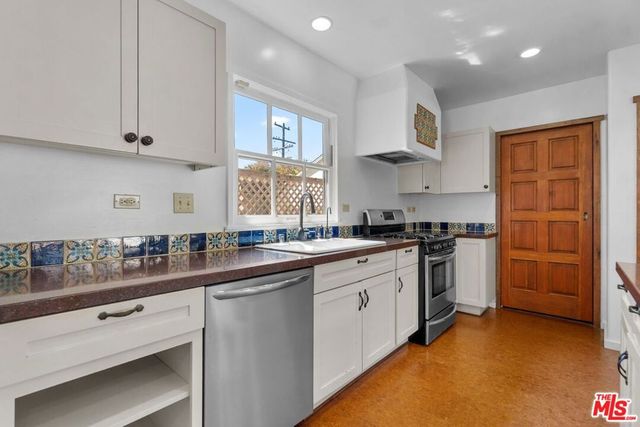 2411 Castle Heights Avenue, Los Angeles, CA 90034