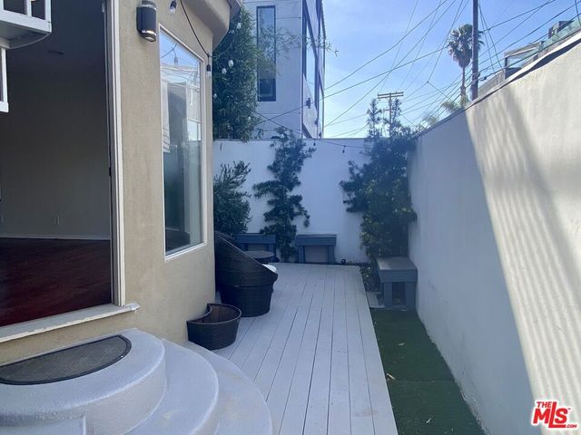 309 Venice Way, Venice, CA 90291