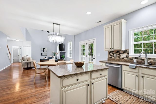 9 Carraway Court, Asheville, NC 28804