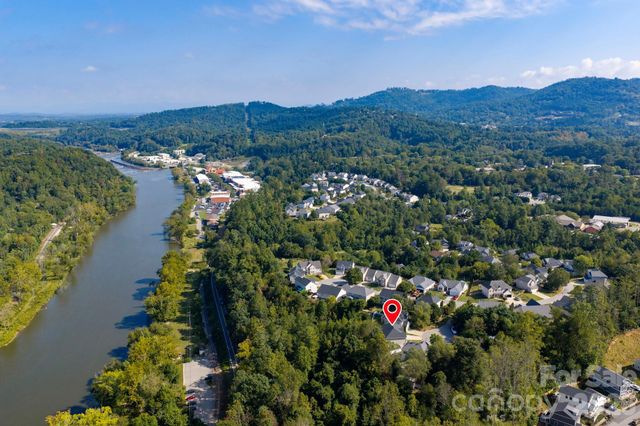 9 Carraway Court, Asheville, NC 28804