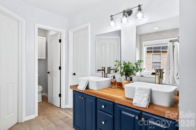 9 Carraway Court, Asheville, NC 28804
