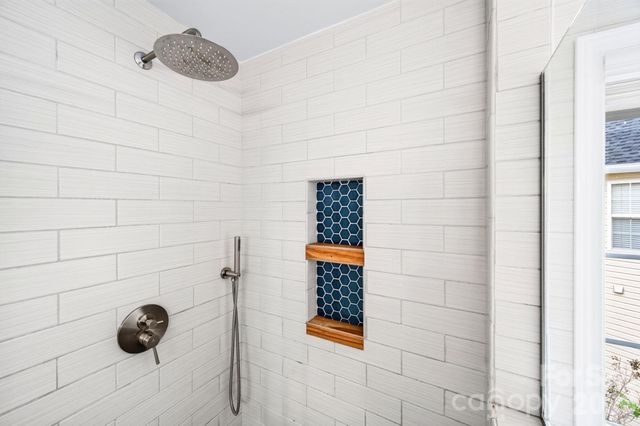 9 Carraway Court, Asheville, NC 28804