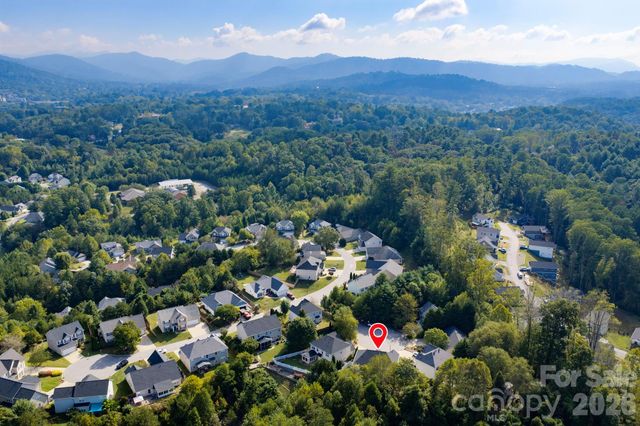 9 Carraway Court, Asheville, NC 28804