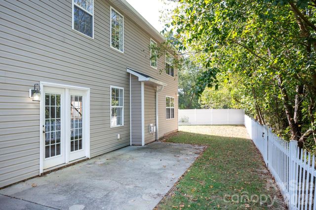 9 Carraway Court, Asheville, NC 28804